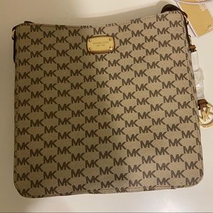 Michael Kors Jet Set Travel